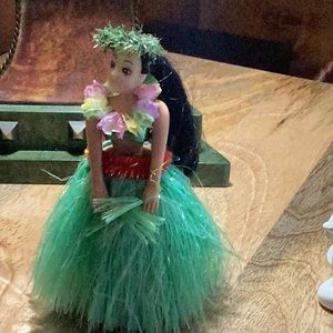 Vintage Hawaiian Dashboard Hula Dancer Girl
